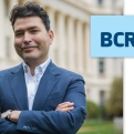 De vorbă cu Alexandru Berea, General counsel la BCR: ” Prin natura muncii noastre, nu numai că răspundem la nevoile imediate ale societății, dar suntem și arhitecți ai viitorului acesteia”